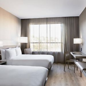 Queen Room Two Queen Beds City View Roll Shower Mobility Accessible